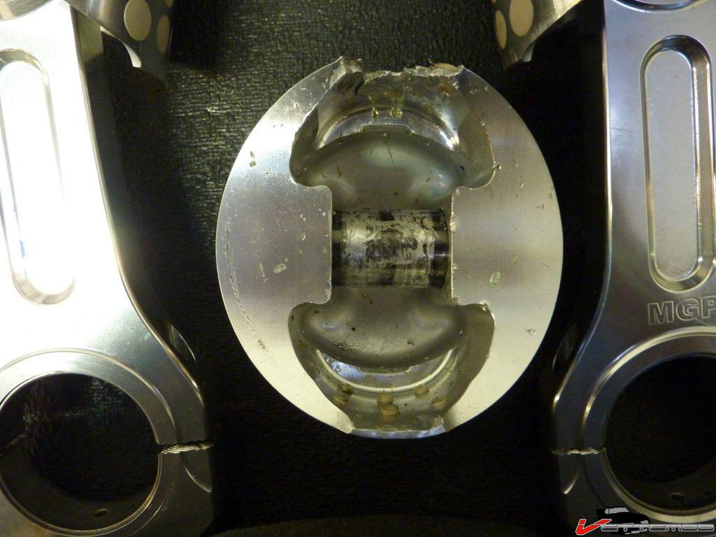 Piston pin galling in a drag race engine