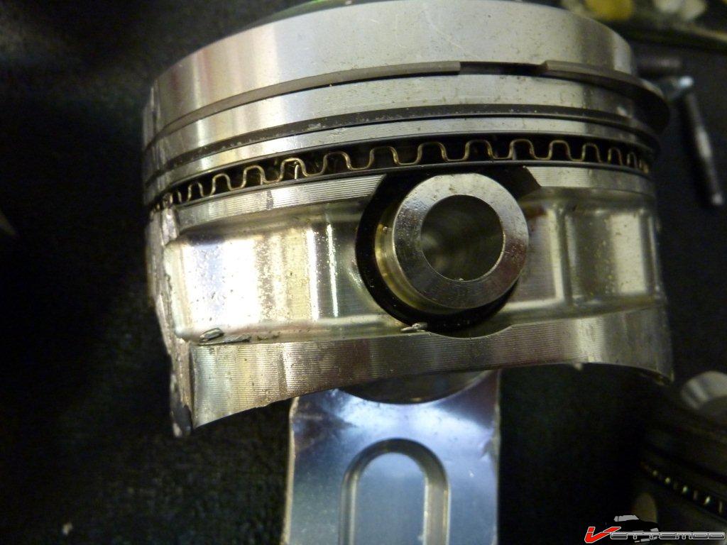 Piston pin galling in a drag race engine