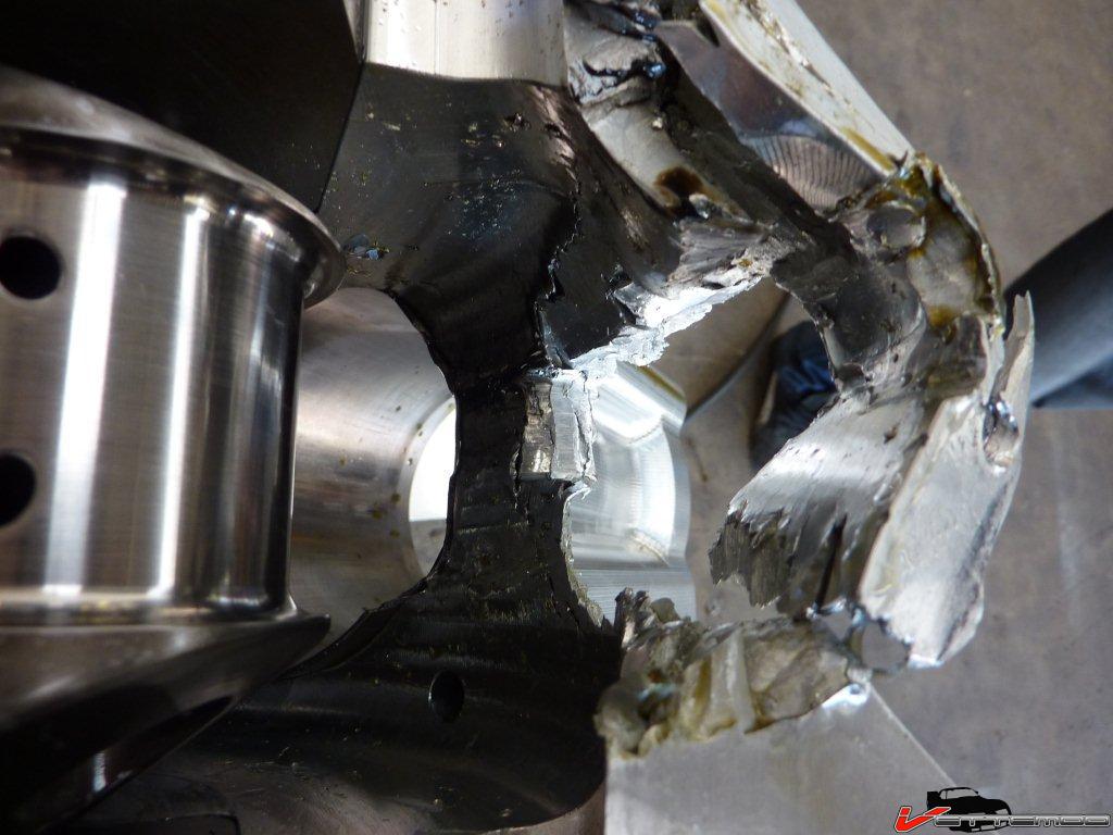 Piston pin galling in a drag race engine