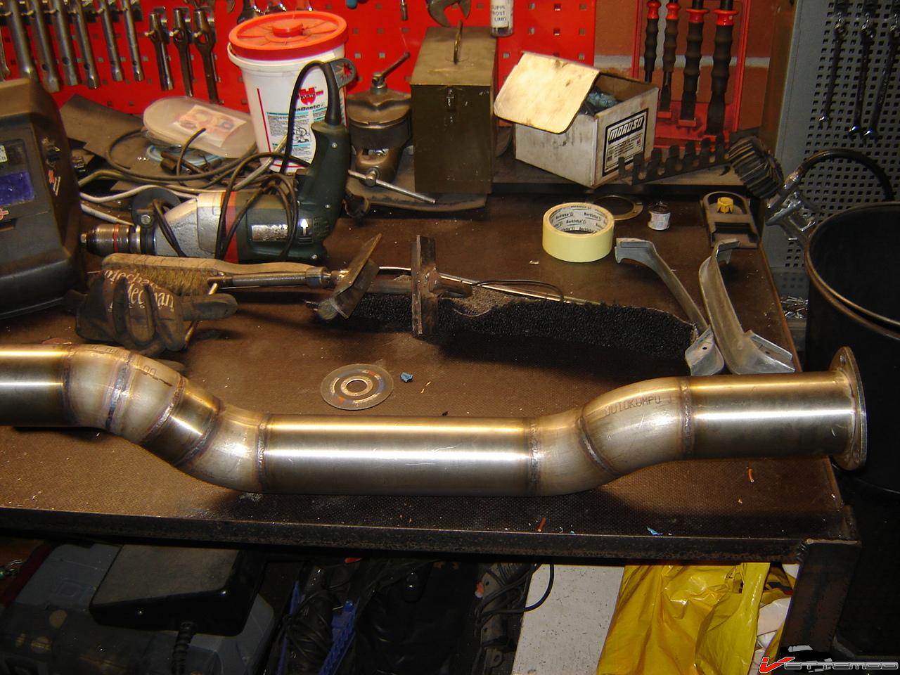 Fabricating boom tubes