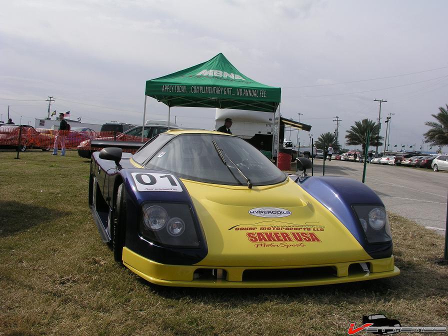 Daytona 2004 friday GTP day 001.jpg