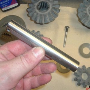 new cross shaft & bolt.JPG