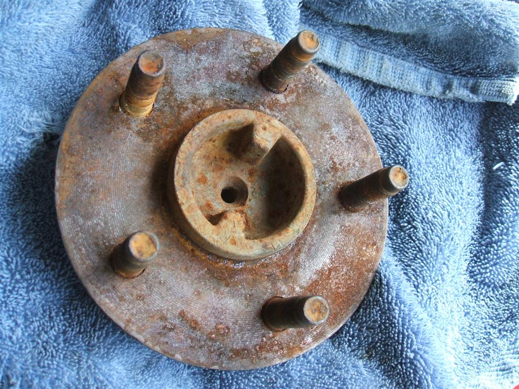 broken axle 002 (Large).jpg