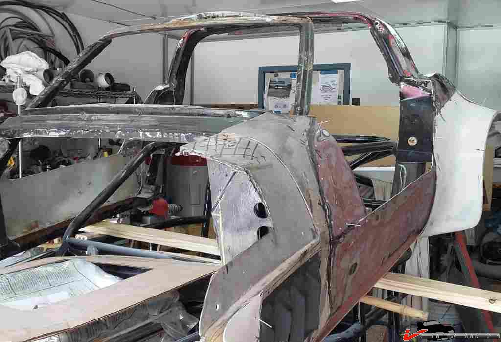 Lift Birdcage off chassis - roll cage.jpg