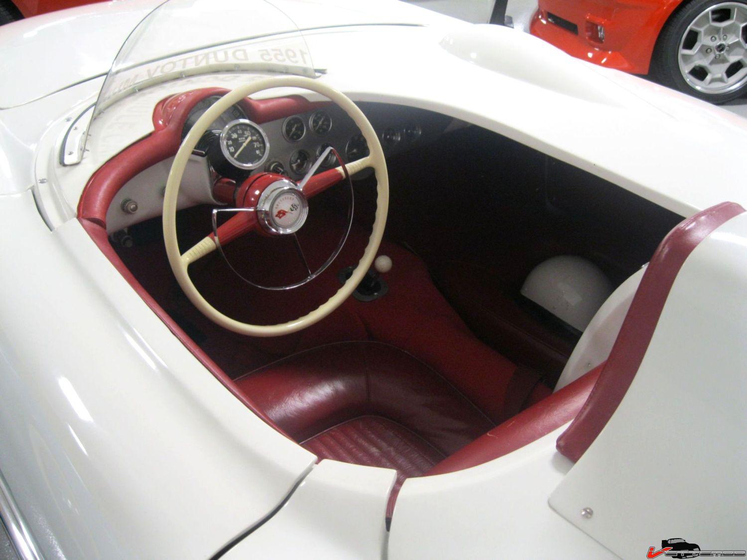 LINGENFELTER - 54 VETTE EX-87 DUNTOV MULE INTERIOR.jpg