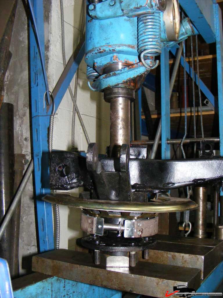 rear spindle - 5 - spindle pressing.jpg