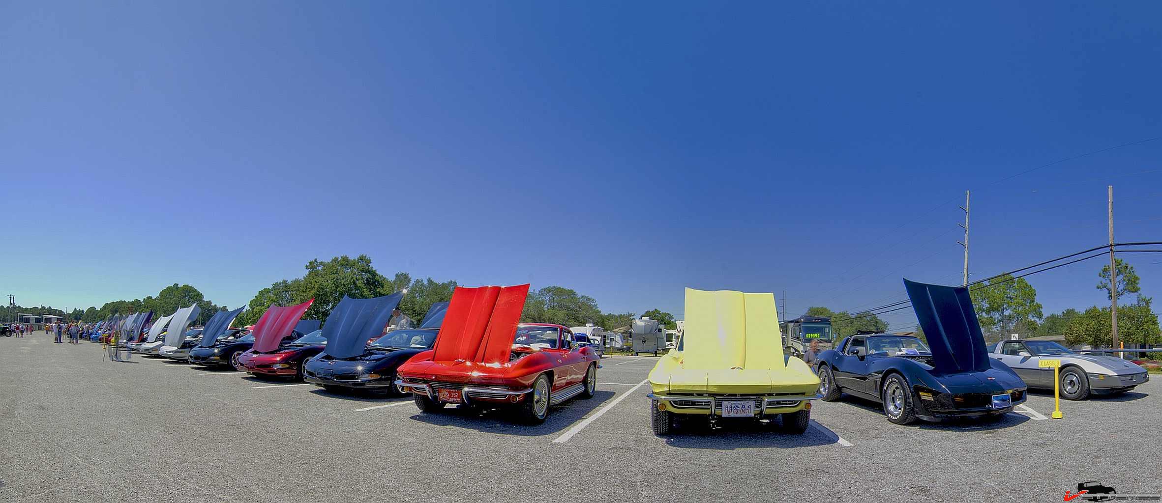 vette car show panarama2.jpg